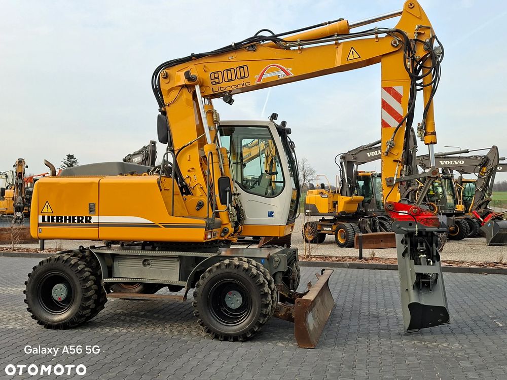 Liebherr LIEBHERR A900 - 1