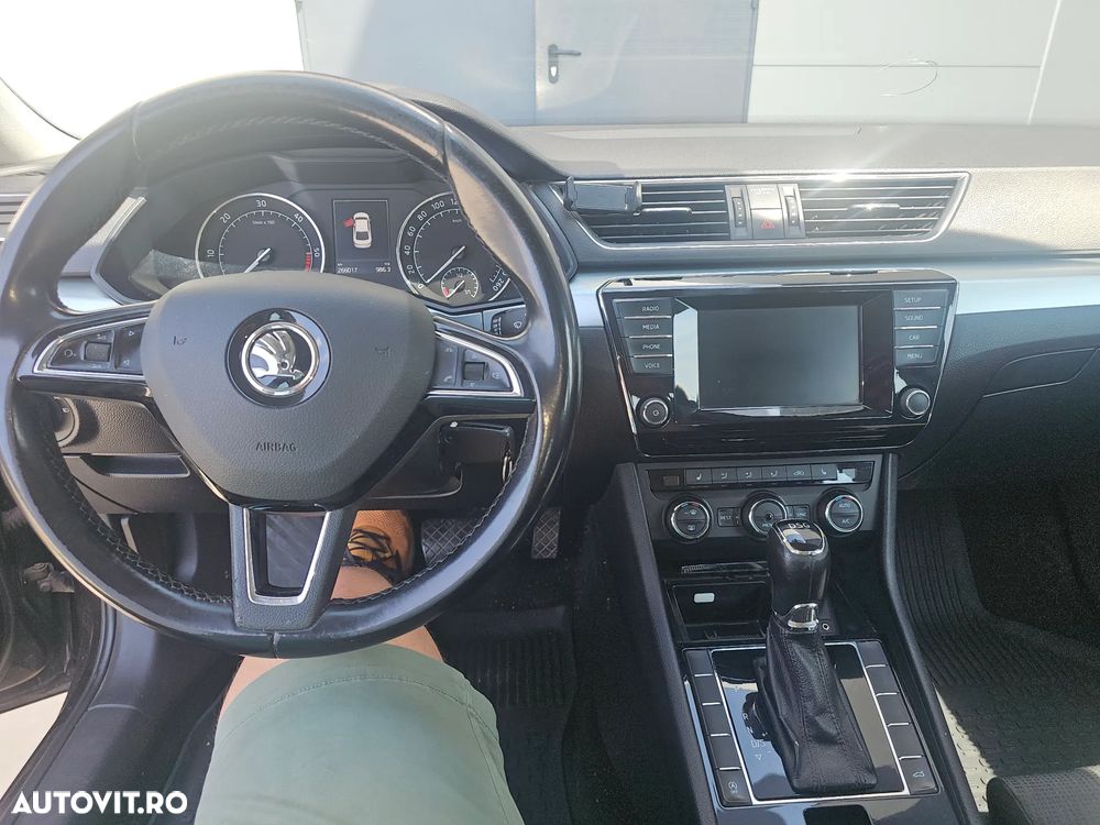 Skoda Superb 2.0 TDI DSG Ambition - 10