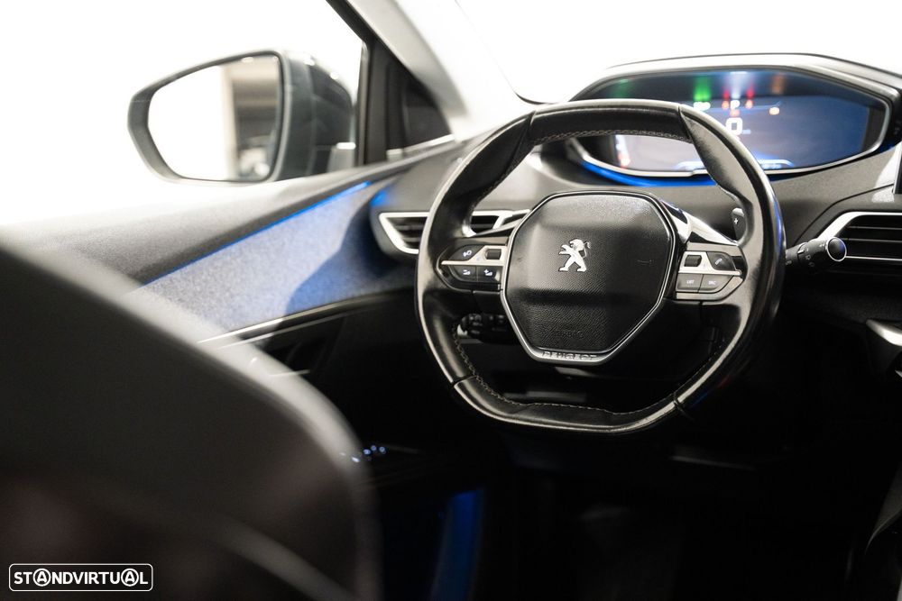 Peugeot 5008 1.2 PureTech Allure Pack EAT8 - 24