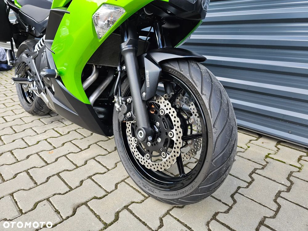 Kawasaki ER - 9