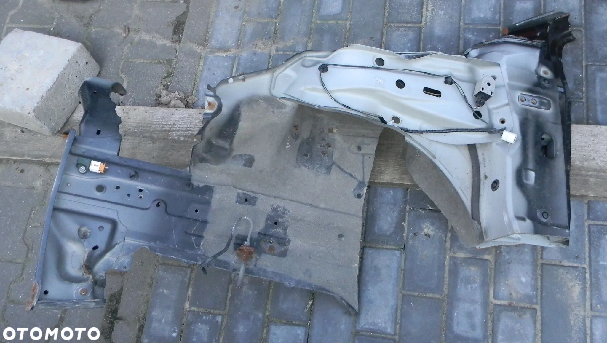 podłużnica ćwiartka lewa SUZUKI SWIFT V MK7 10-17 strefa zgniotu fartuch - 1