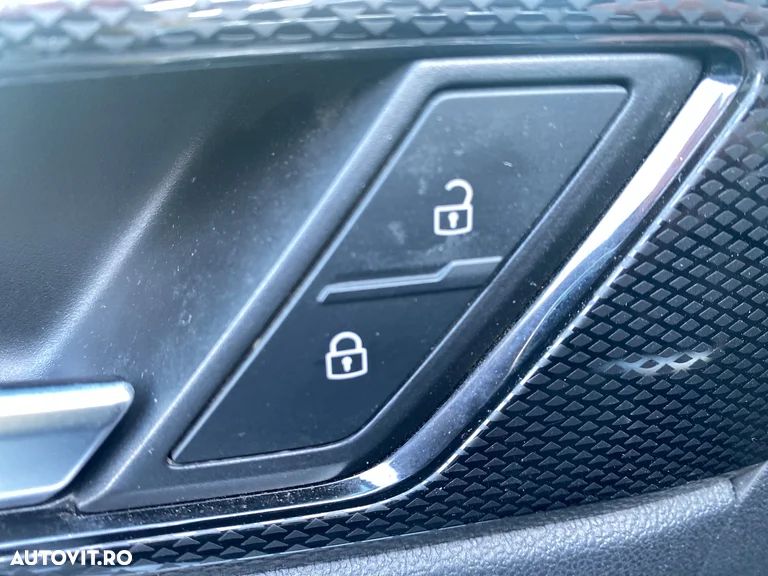 Volkswagen Polo 1.0 TSI DSG Life - 30