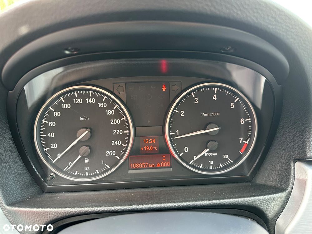 BMW Seria 3 320i Edition Exclusive - 29