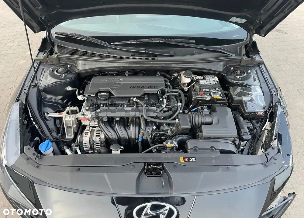 Hyundai Elantra - 11