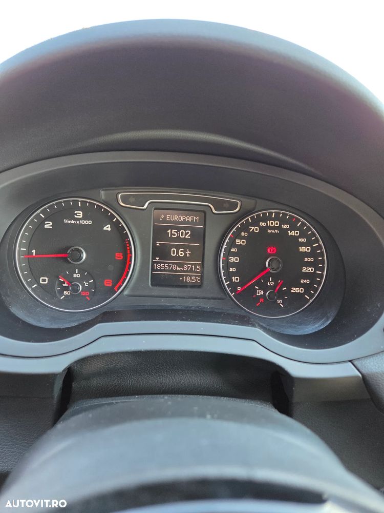Audi Q3 2.0 TDI - 6