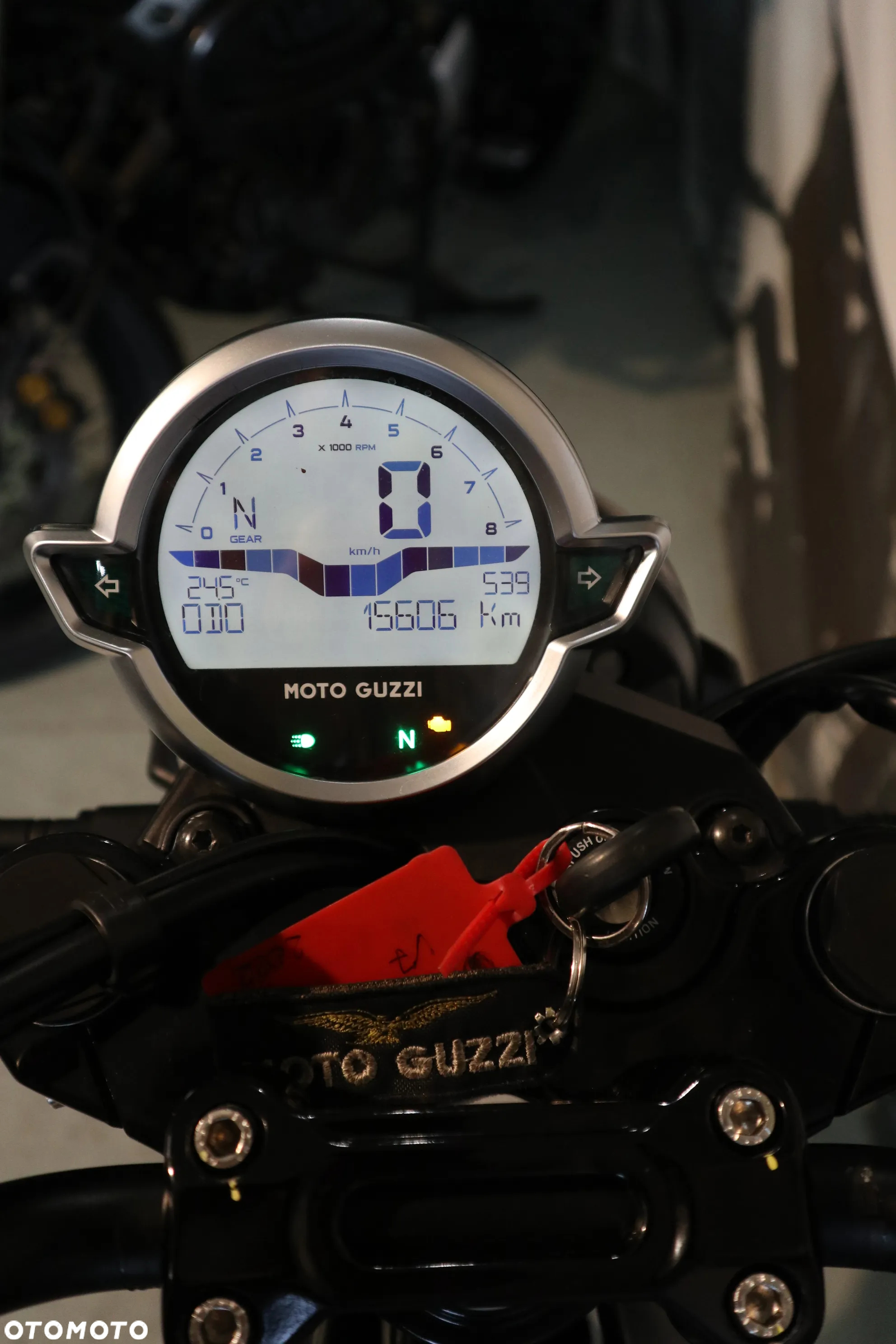 Moto Guzzi V7 - 10