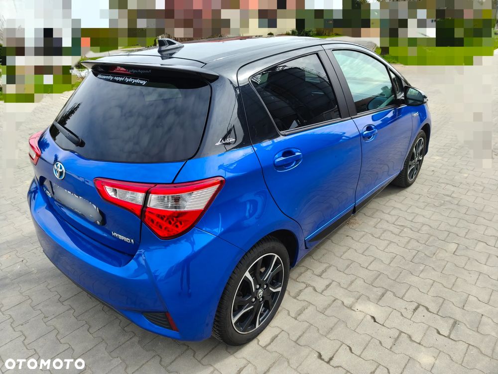 Toyota Yaris Hybrid 100 Selection Passion - 3