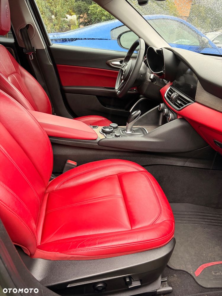 Alfa Romeo Giulia - 7