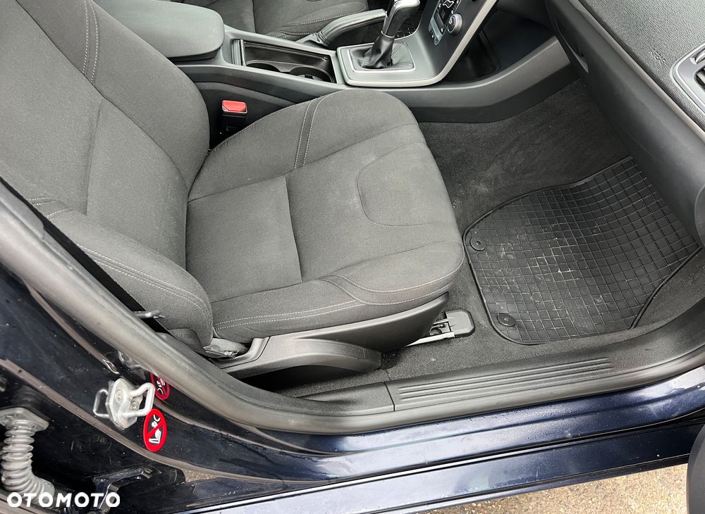 Volvo V40 D2 Kinetic - 22