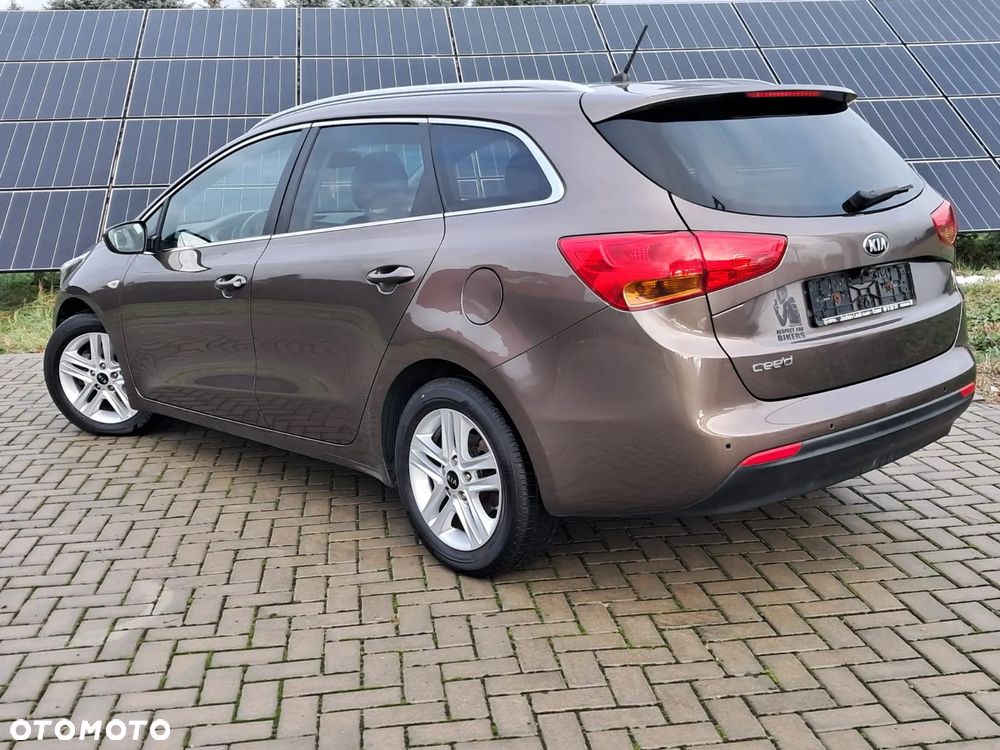 Kia Ceed 1.6 GDI Dream-Team Edition - 3