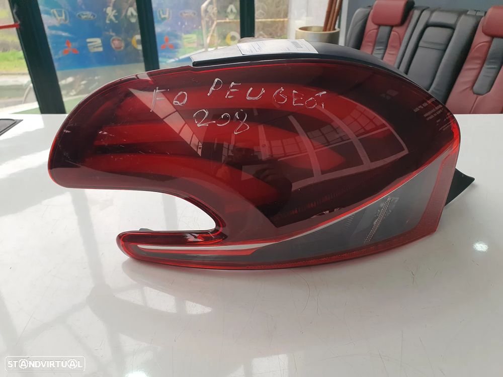 FAROLIM ESQUERDO PEUGEOT 208 / 9825601280 - 1