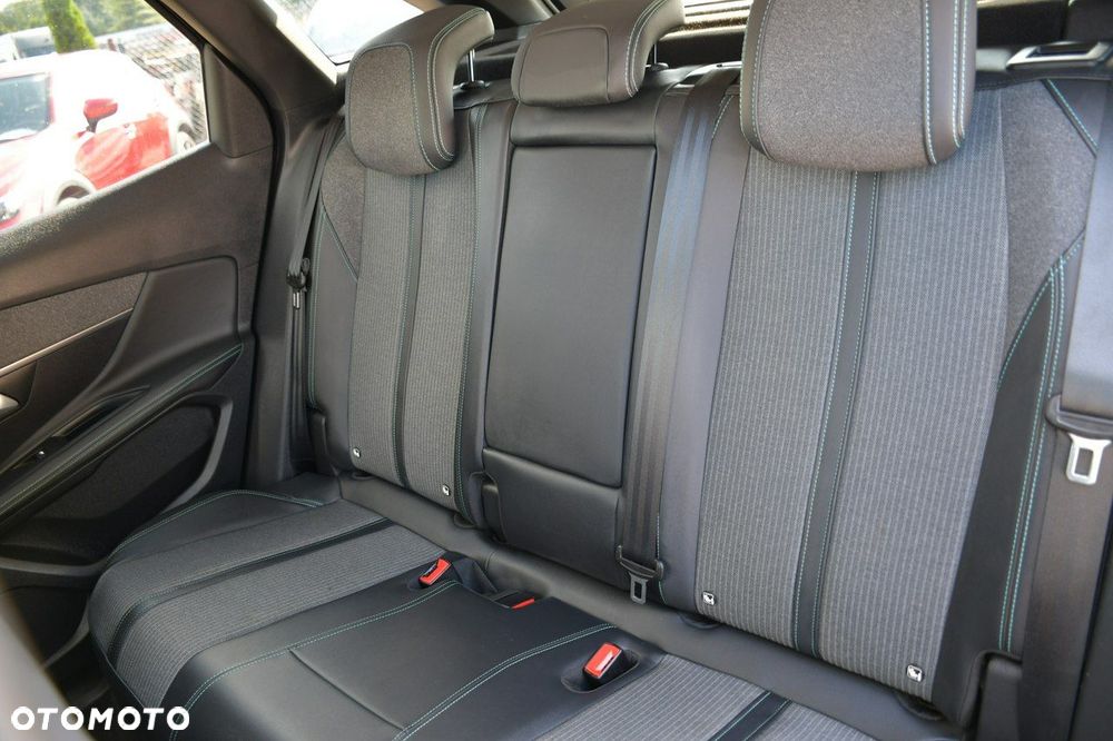 Peugeot 3008 1.6 PureTech Hybrid PHEV Allure Pack S&S EAT8 - 18