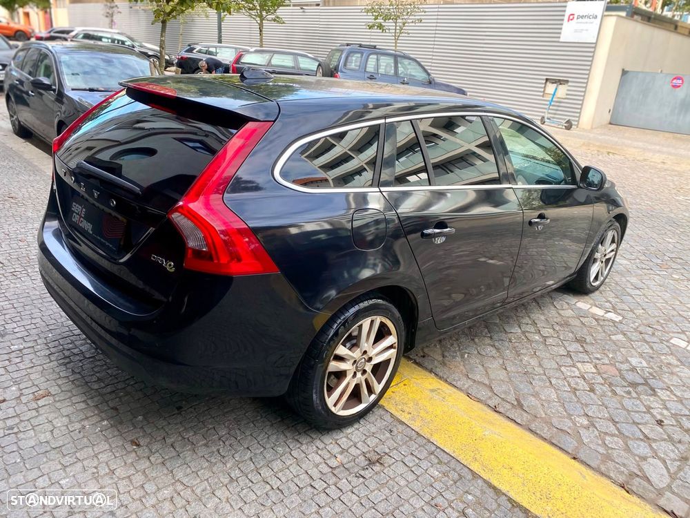 Volvo V60 1.6 D2 Drive Momentum Start/Stop - 5