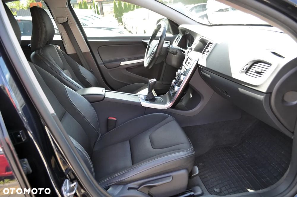 Volvo S60 D4 Drive-E Dynamic Edition (Kinetic) - 31