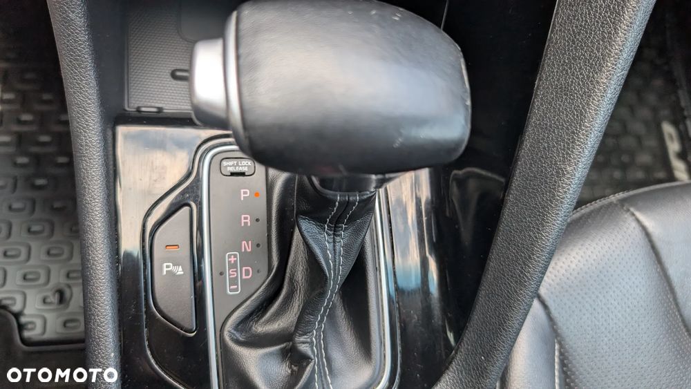 Kia Niro 1.6 GDI HEV 2WD OPF Edition 7 - 27