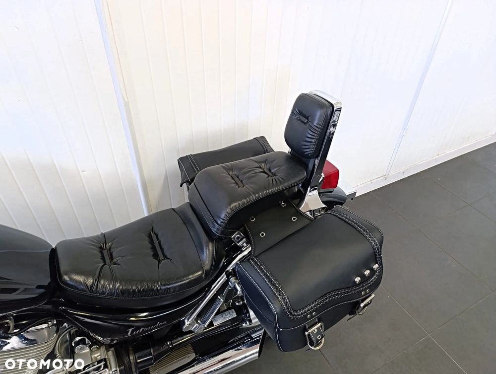 Suzuki Intruder - 12