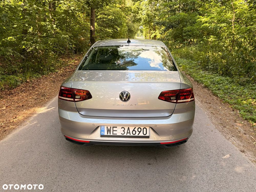 Volkswagen Passat 2.0 TDI EVO Elegance - 9