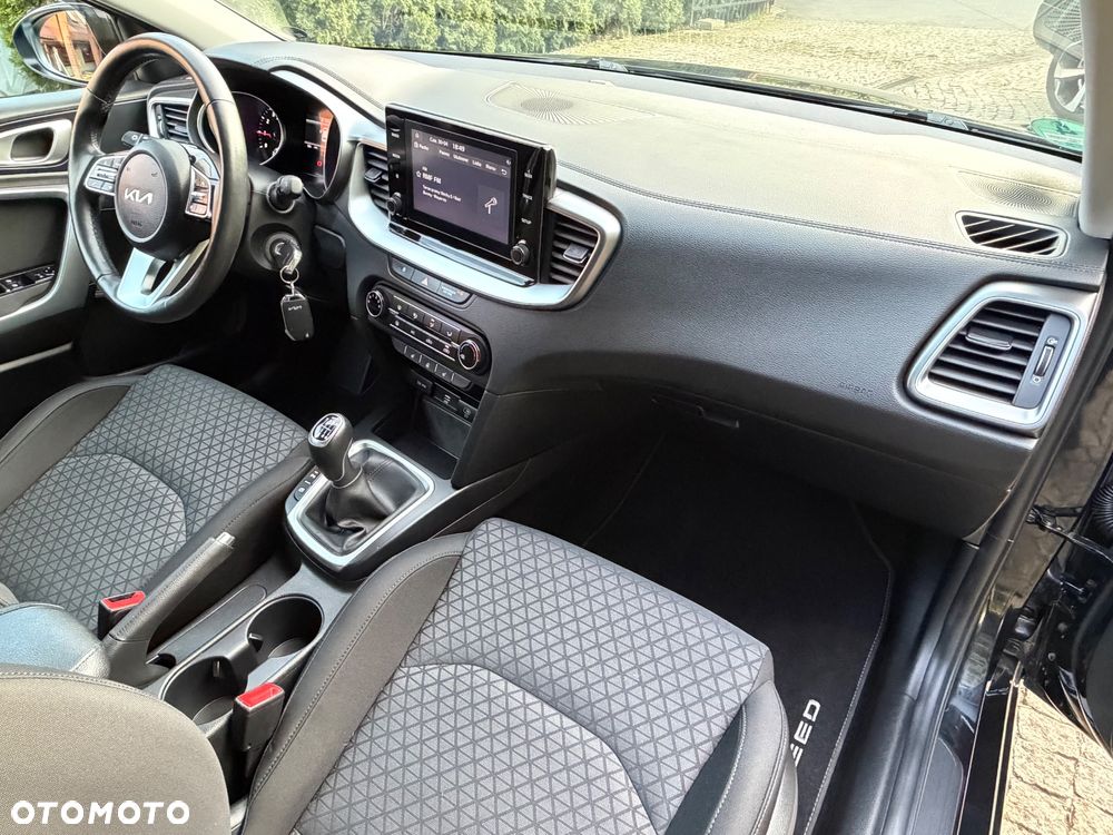 Kia Ceed - 25