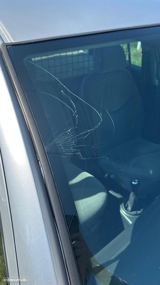 Citroën C3 1.4 HDi SX + - 32