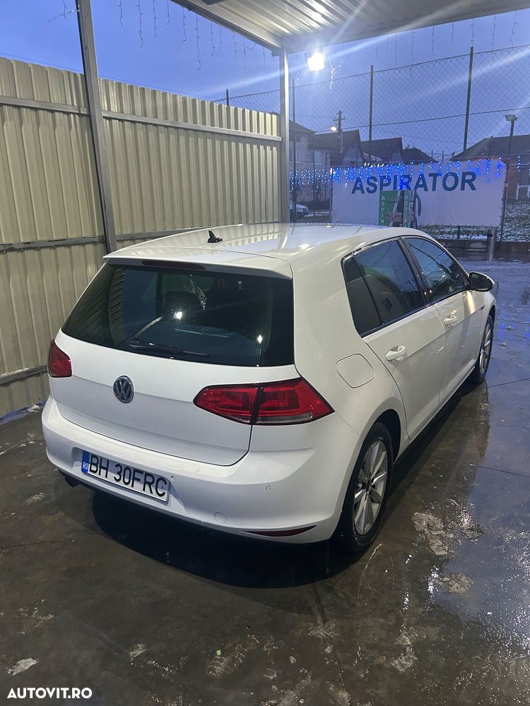 Volkswagen Golf 1.6 TDI BlueMotion Technology Lounge - 9