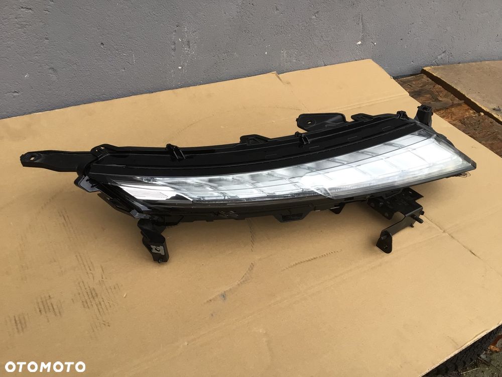 Lampa przednia prawa Mitsubishi Eclipse Cross Lift Led - 2