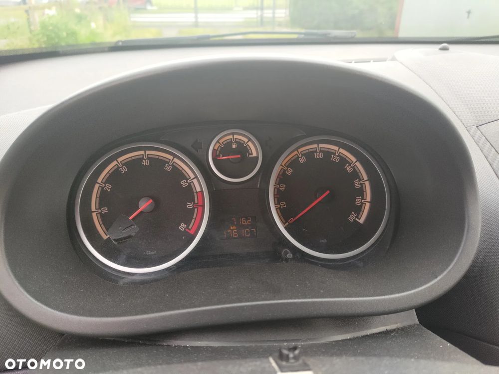 Opel Corsa - 18