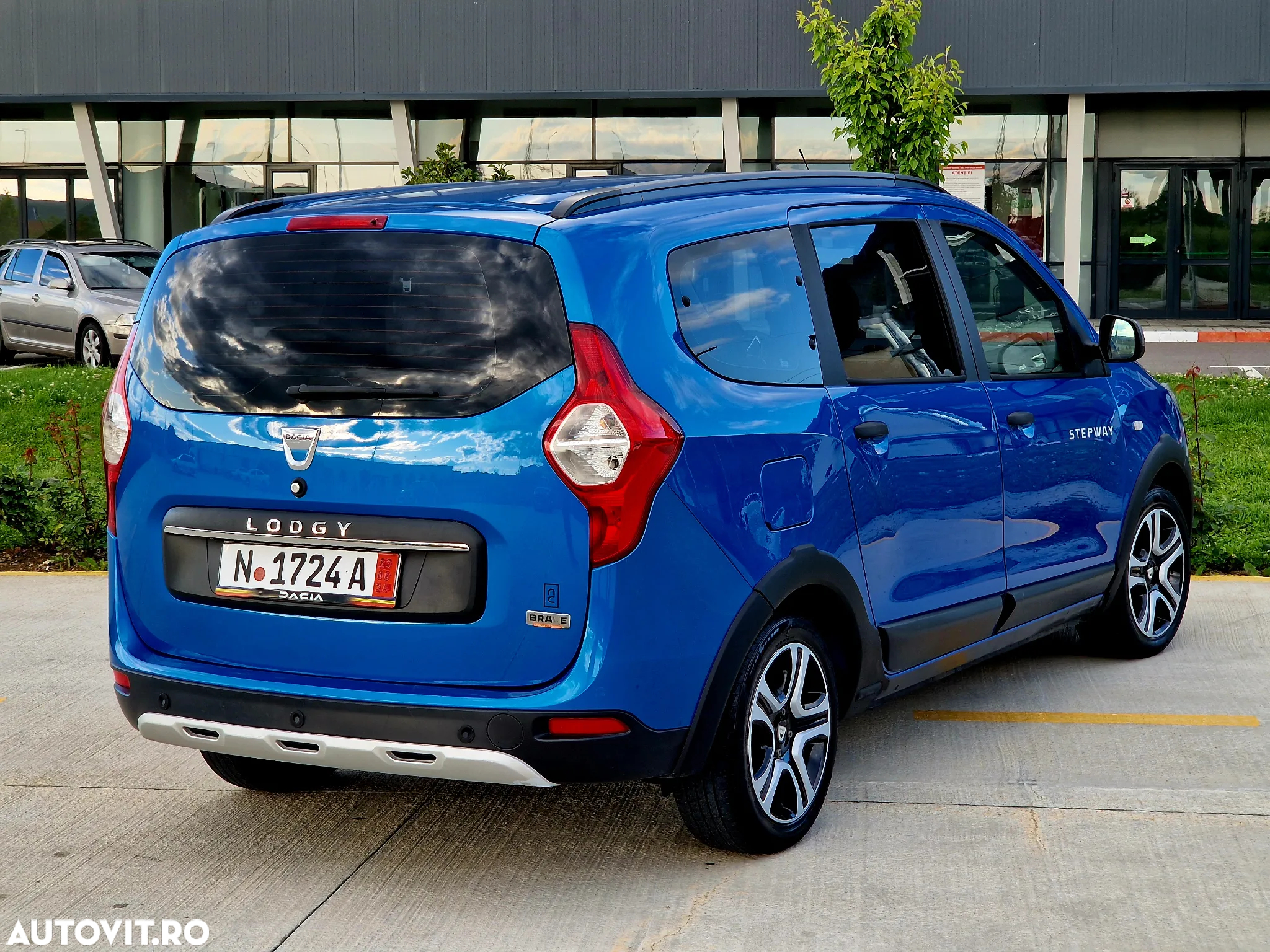 Dacia Lodgy 1.5 dCi Stepway - 8
