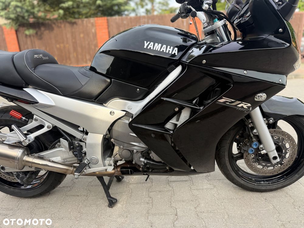 Yamaha FJR - 8