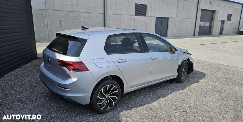 Volkswagen Golf - 1