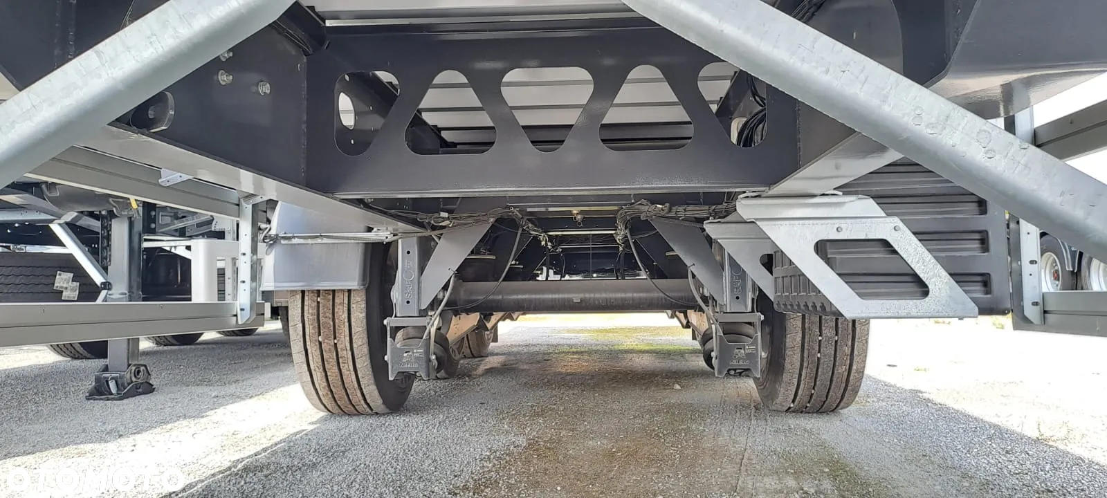 Wielton Naczepa wywrotka aluminiowa 55 m3 - 13