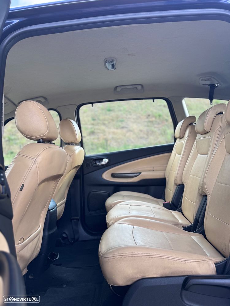 Ford S-Max - 8