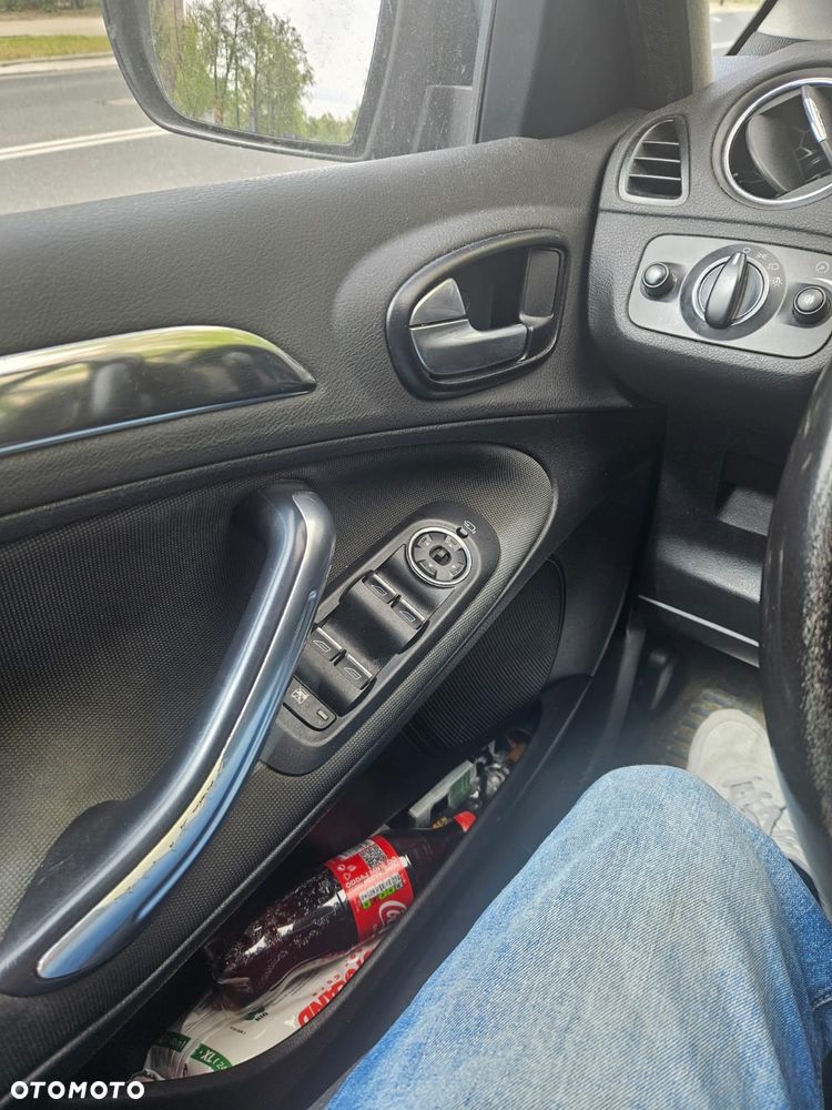 Ford S-Max - 13