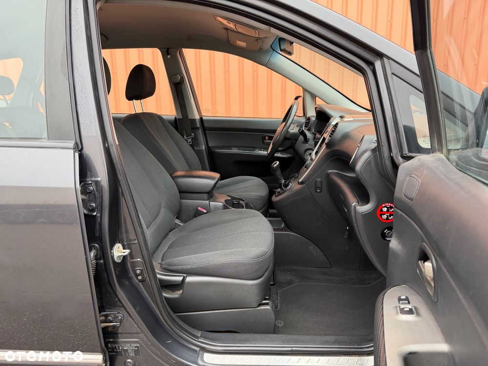 Kia Carens 2.0 EX - 16