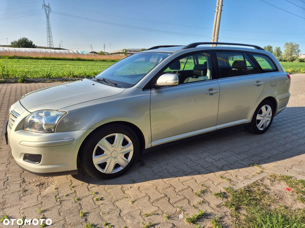 Toyota Avensis 2.0 D-4D Luna - 32