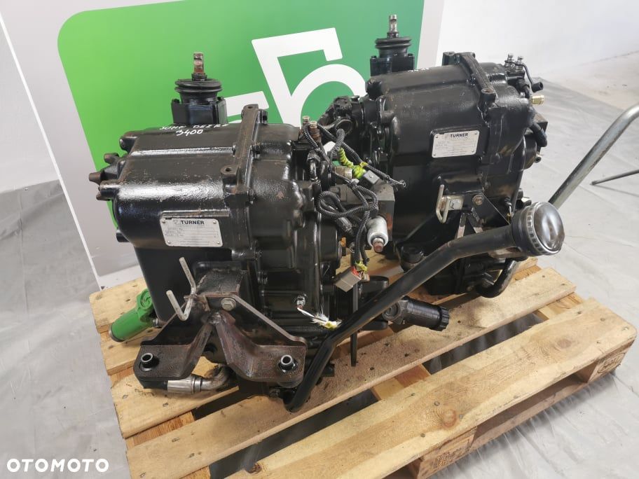 Przekładnia John Deere 3215 {Manual Turner COM-T4 2030} - 10