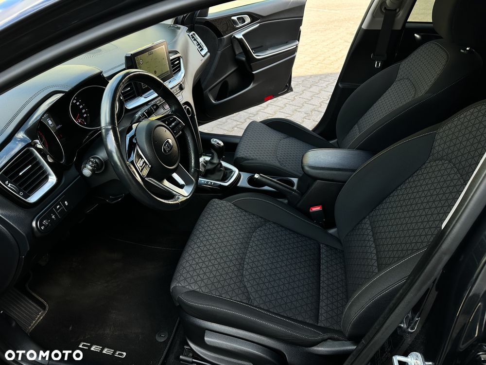 Kia Ceed 1.6 CRDi Platinum Edition - 21