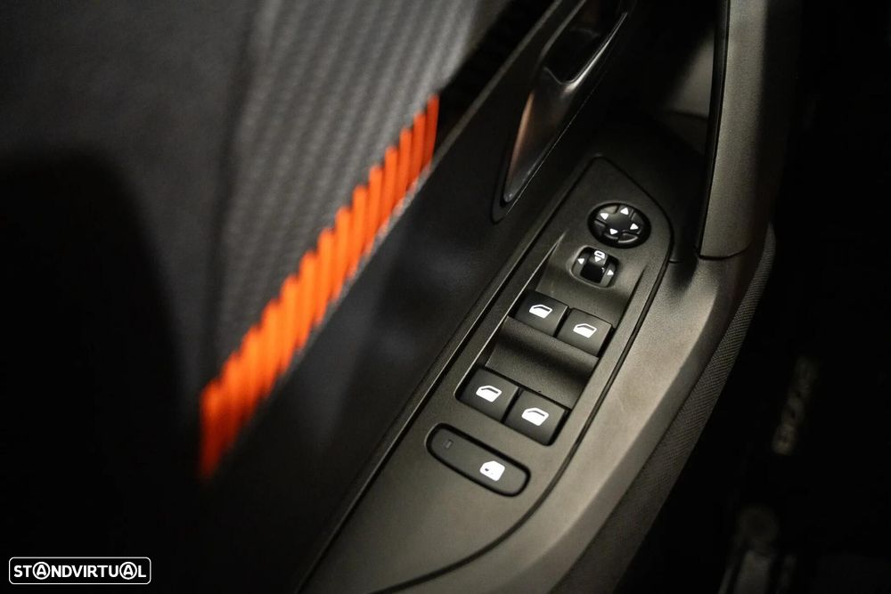 Peugeot 2008 1.2 PureTech Active EAT8 - 26