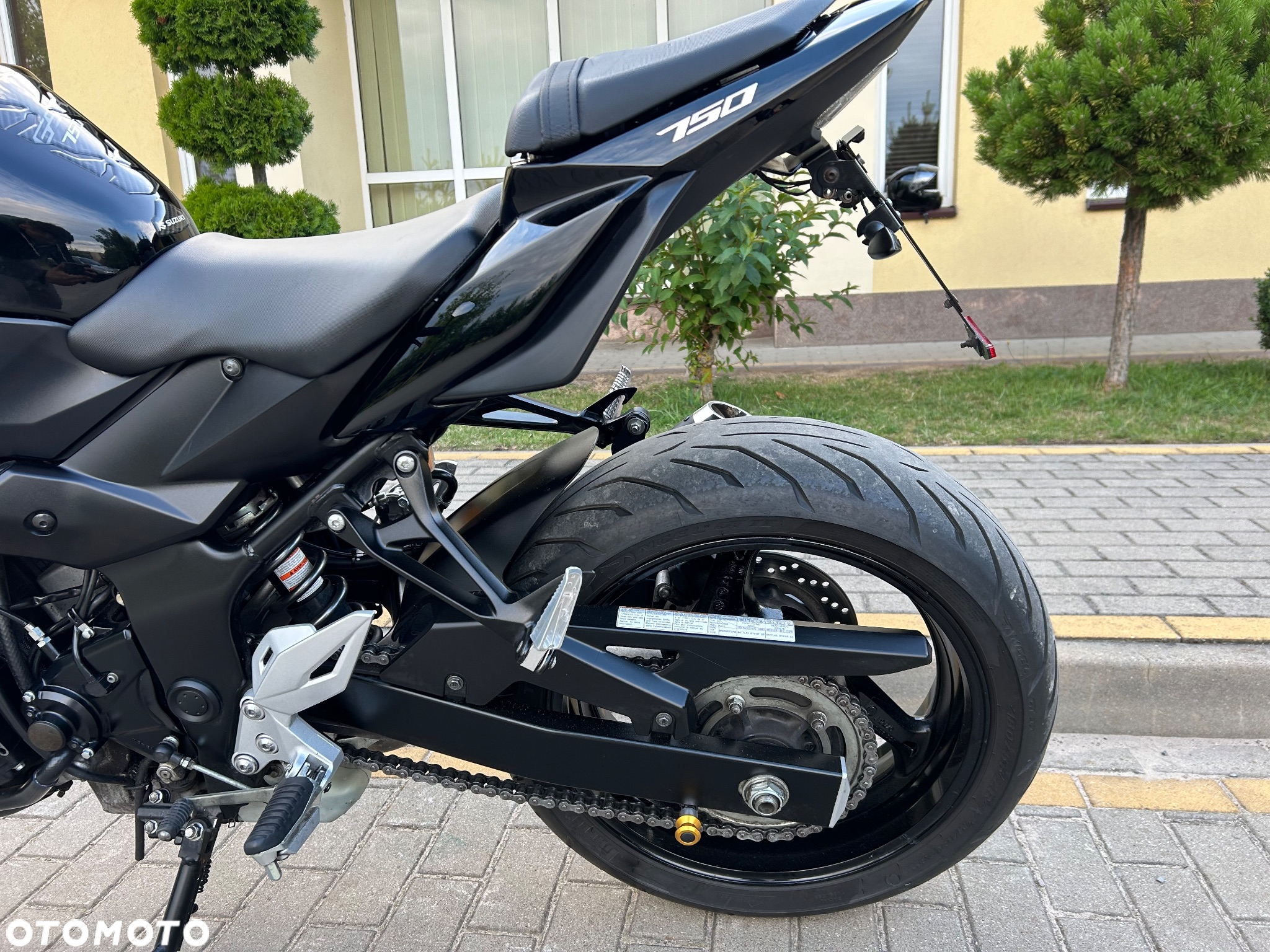 Suzuki GSR - 22