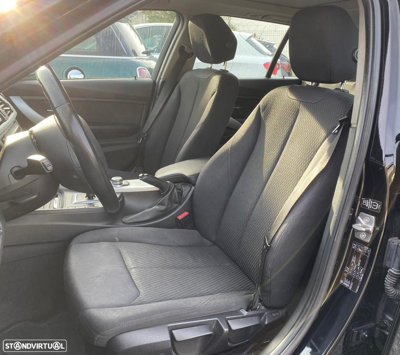 BMW 318 d Touring Auto Exclusive - 12