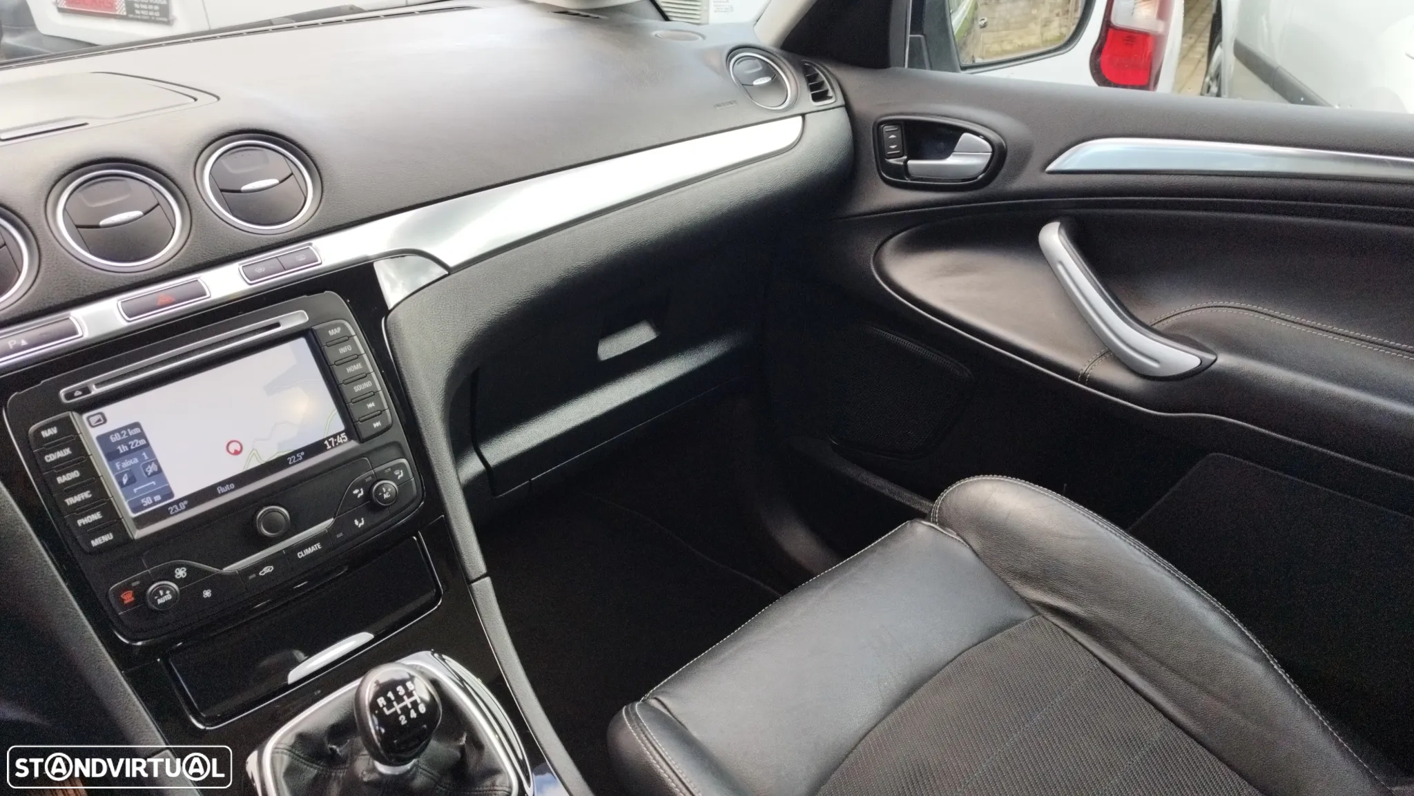 Ford S-Max 2.0 TDCi Titanium 7L 139g - 27