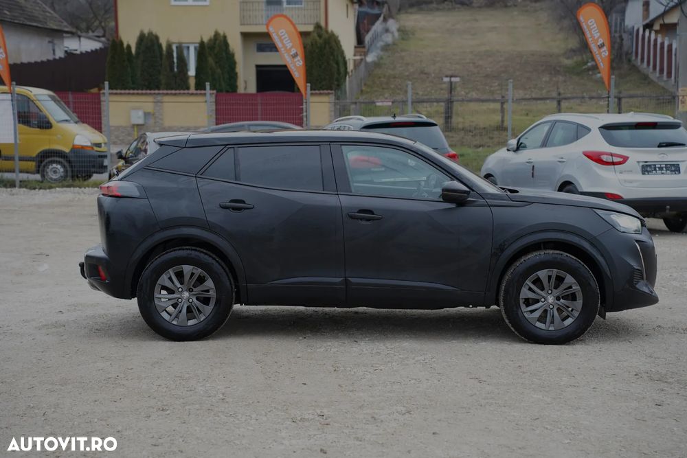 Peugeot 2008 PureTech 130 EAT8 GT Pack - 3