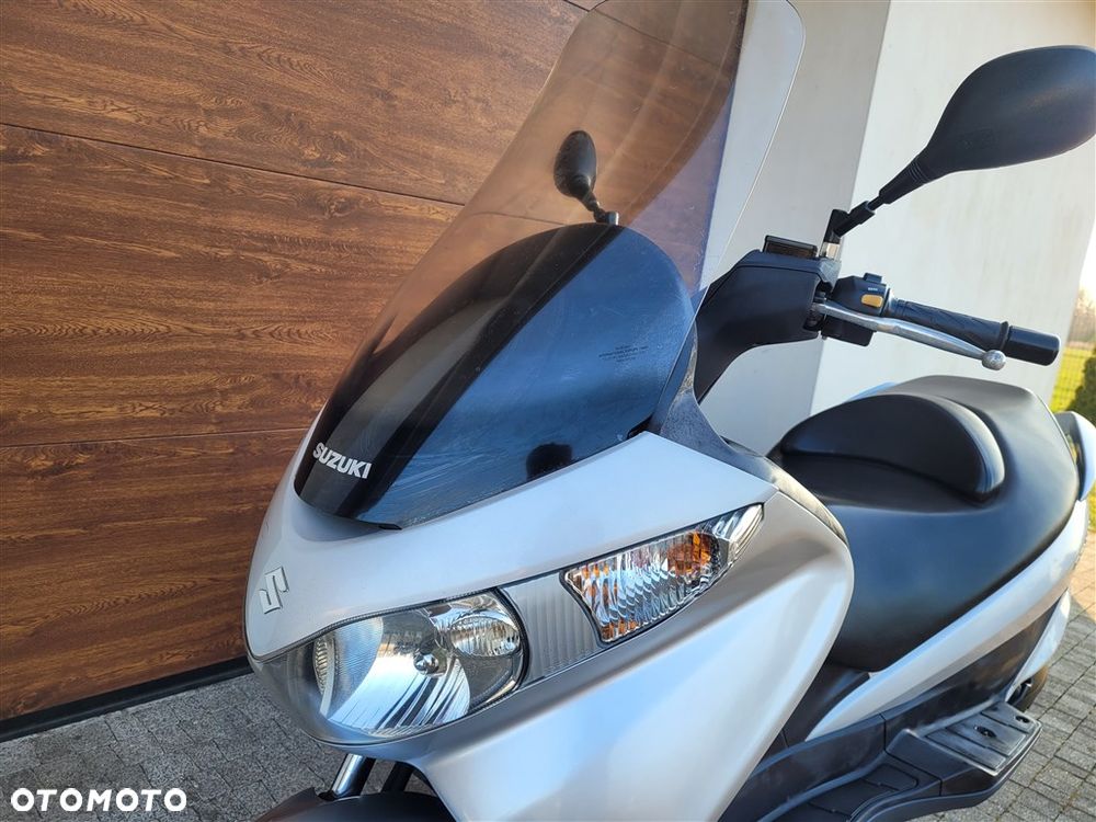 Suzuki Burgman - 22