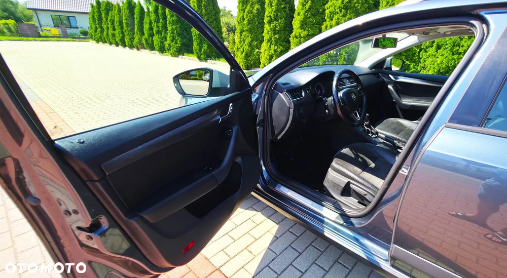 Skoda Octavia 2.0 TDI 4x4 DSG Scout - 22