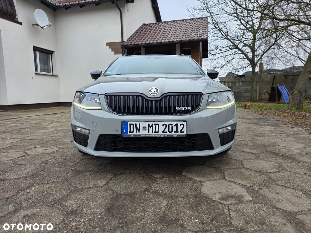 Skoda Octavia 2.0 TDI DSG RS - 33