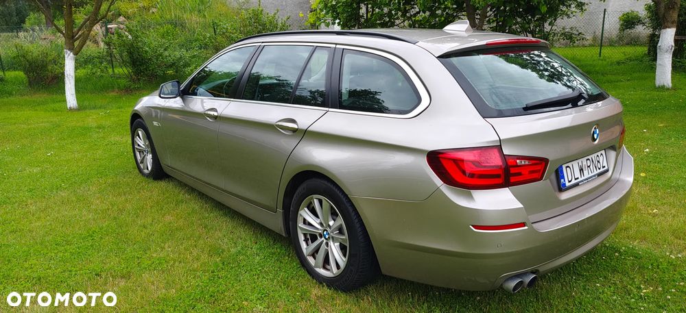 BMW Seria 5 525d - 9