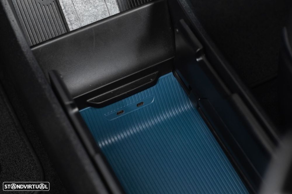 Volvo EX30 69 kWh Twin Motor Plus - 32