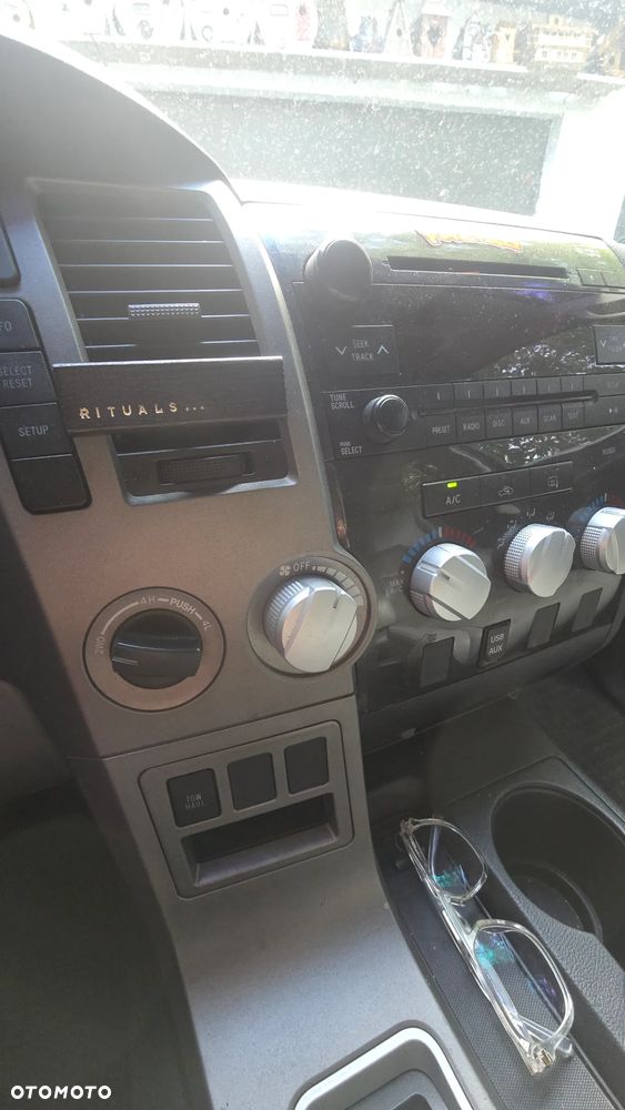 Toyota Tundra 5.7 4x4 Double Cab SR5 - 17