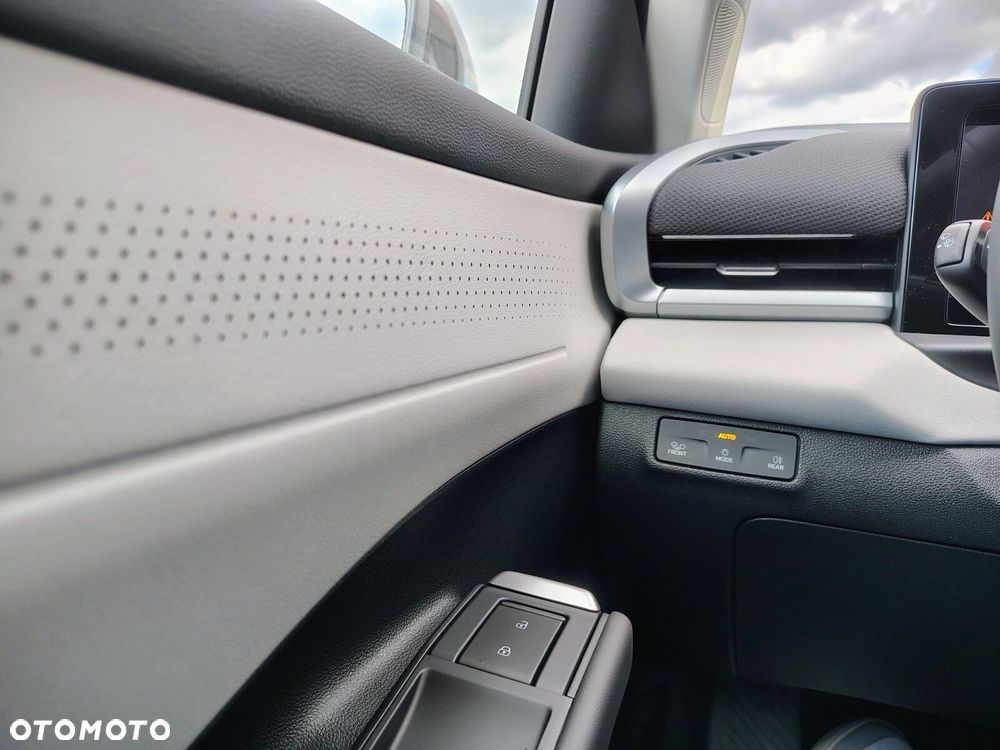 Volkswagen T-Roc - 18