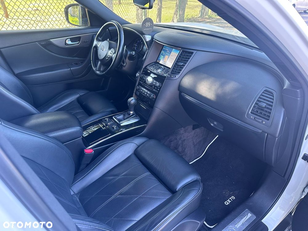 Infiniti QX70 3.0d GT Premium - 26