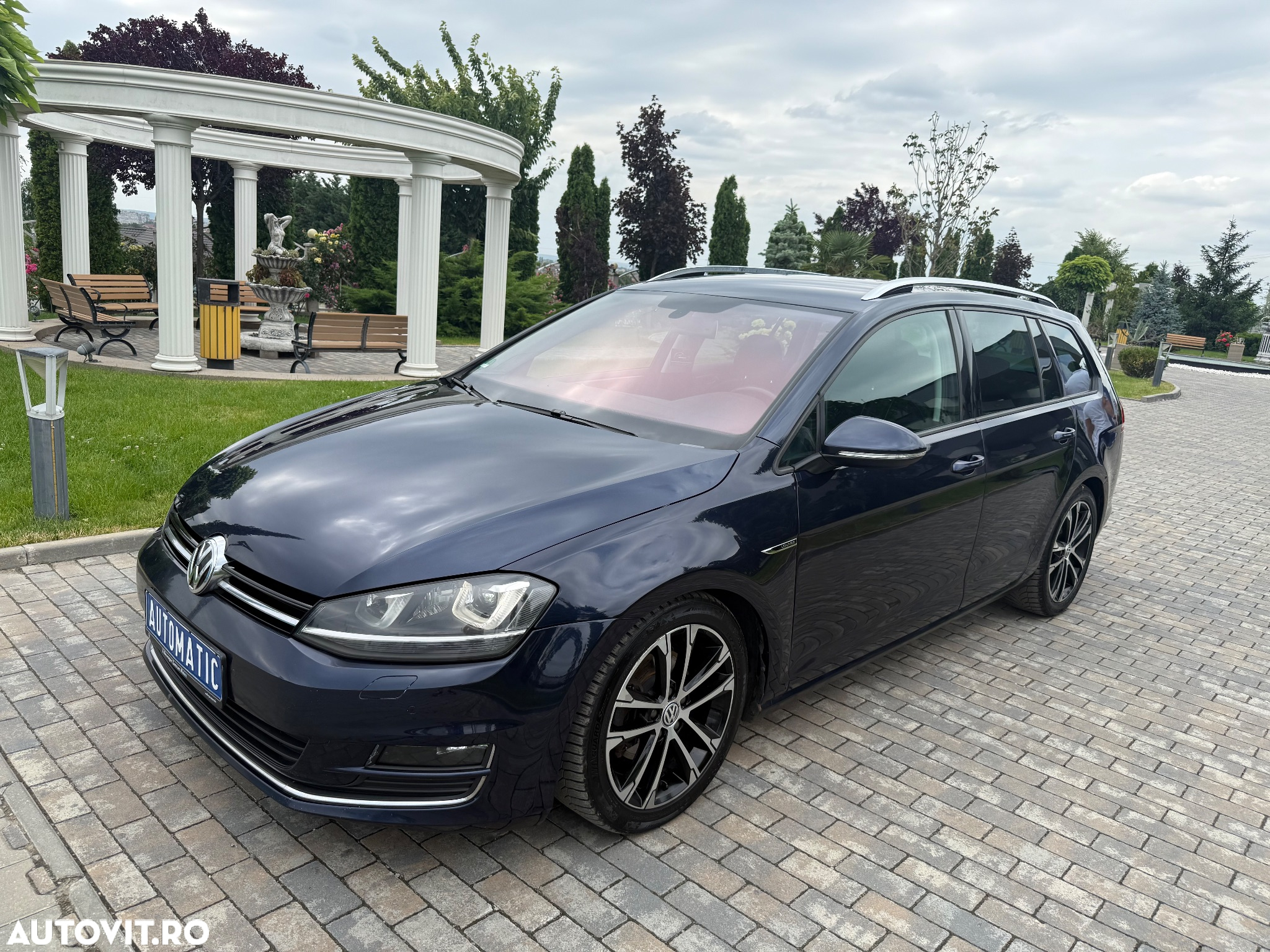 Volkswagen Golf Variant 1.6 TDI BlueMotion Technology DSG Lounge - 6